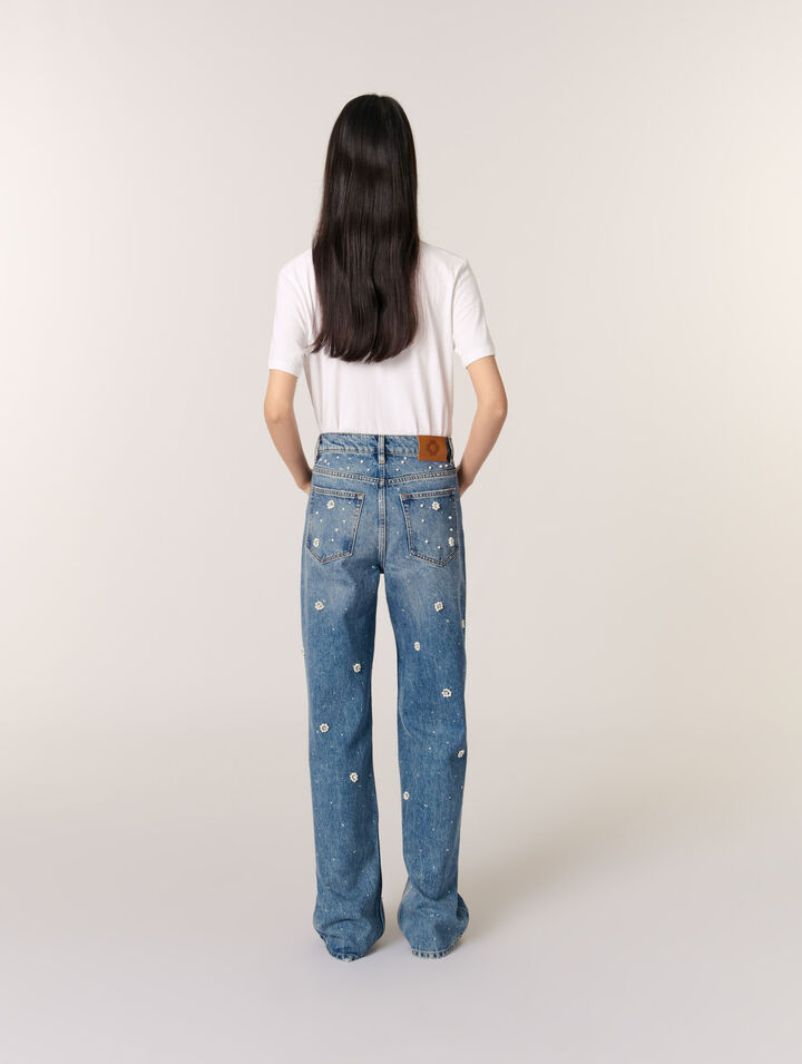 Weite Jeans mit Stickereien