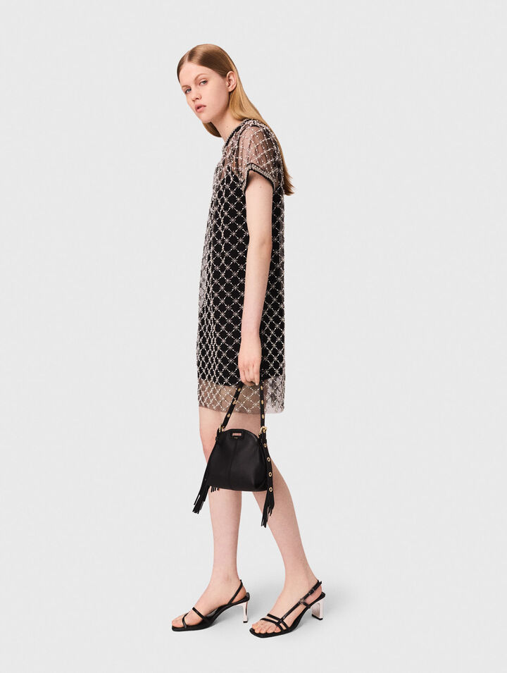 Kurzes Kleid aus besticktem Tüll
