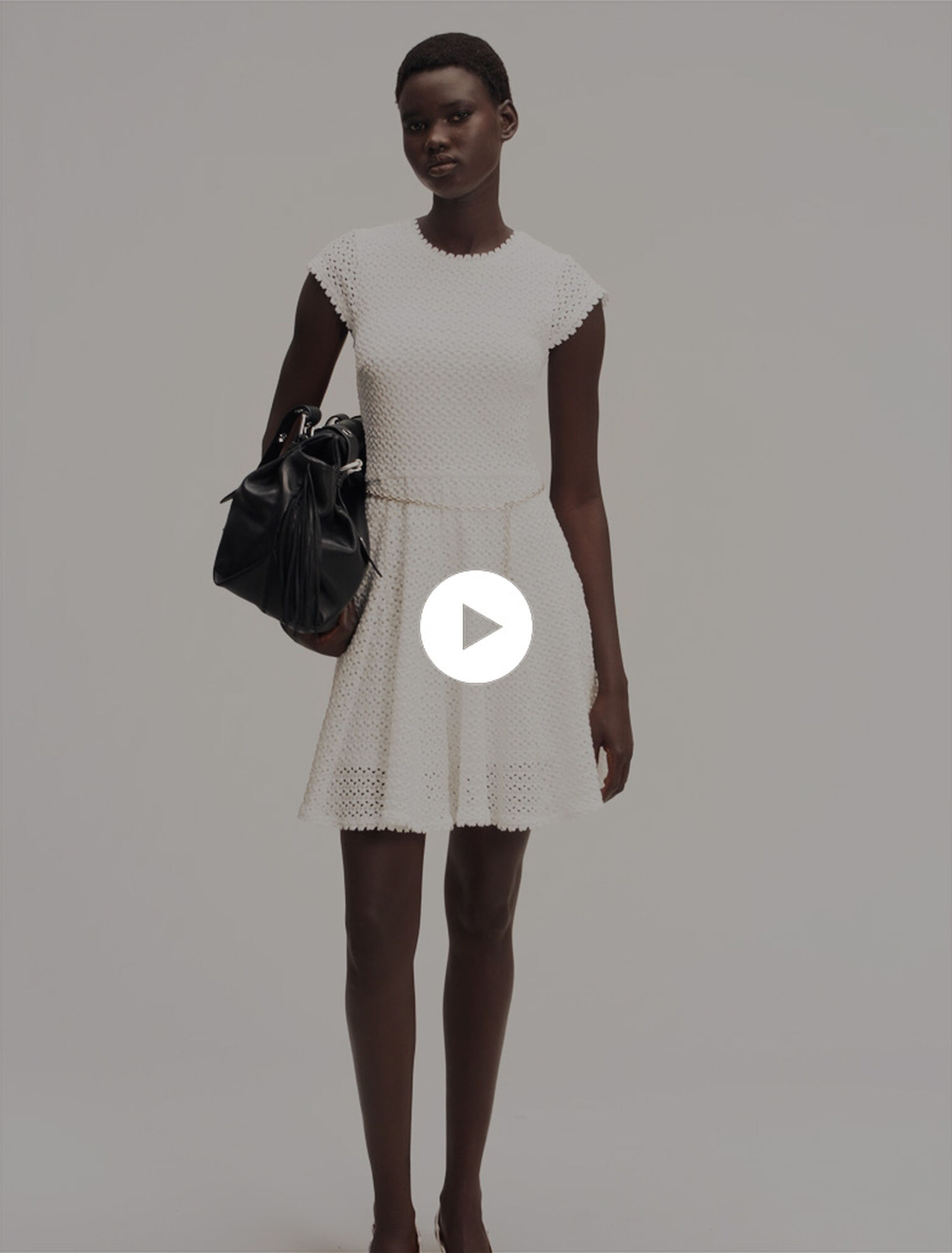 Kurzes gehäkeltes Kleid