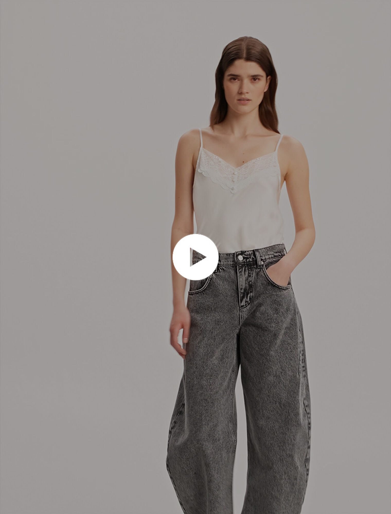 Top aus Seidensatin und Spitze