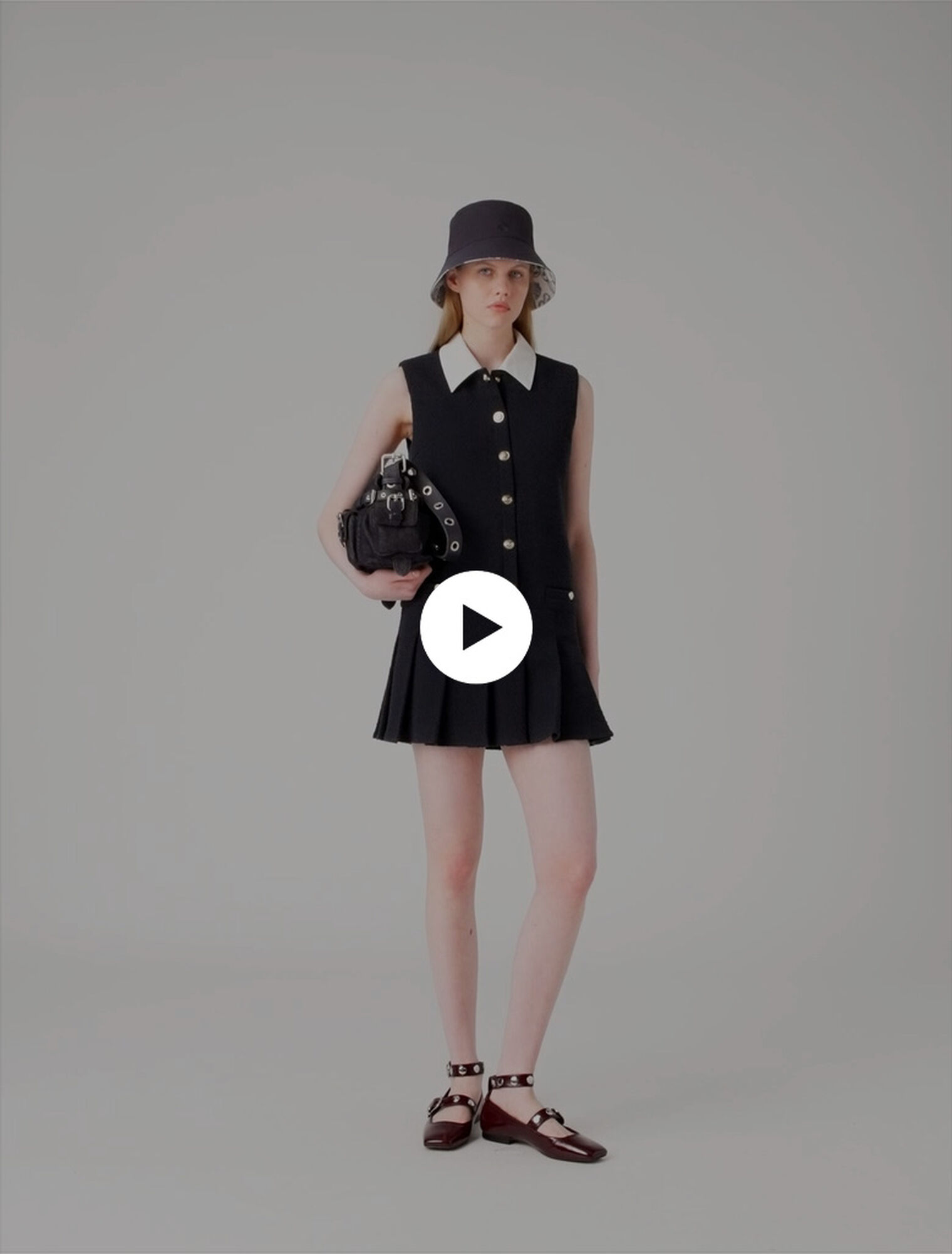 Kurzes Tweedkleid, abnehmbar Kragen