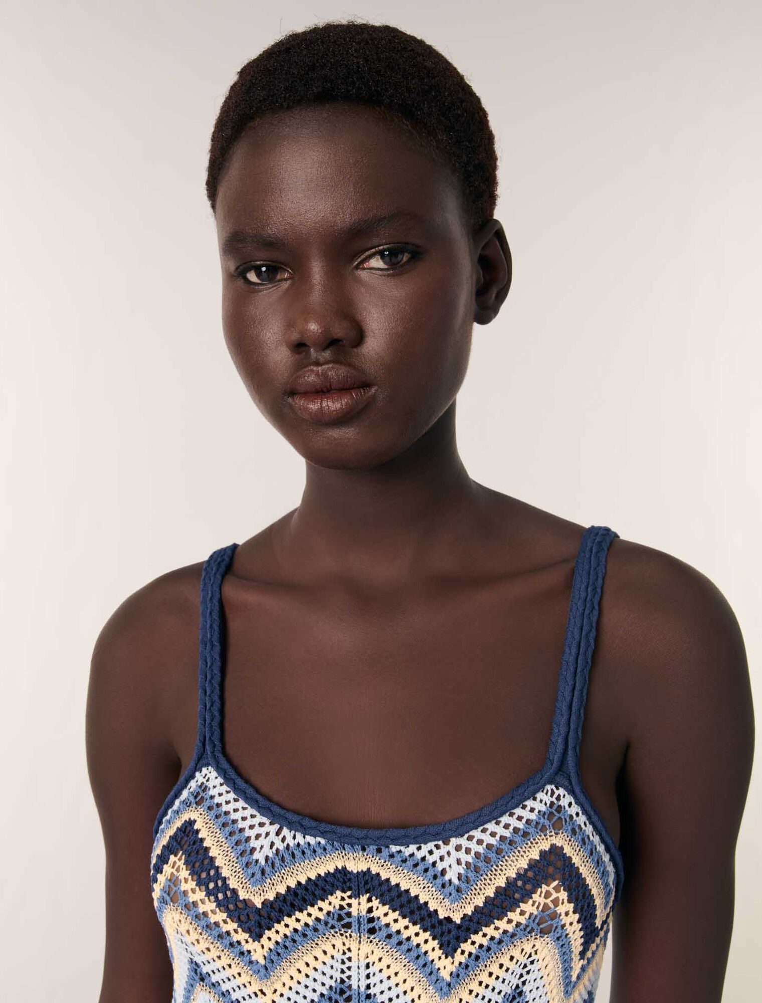 Langes Häkelkleid