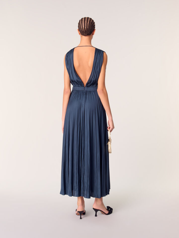 Langes plissiertes Kleid