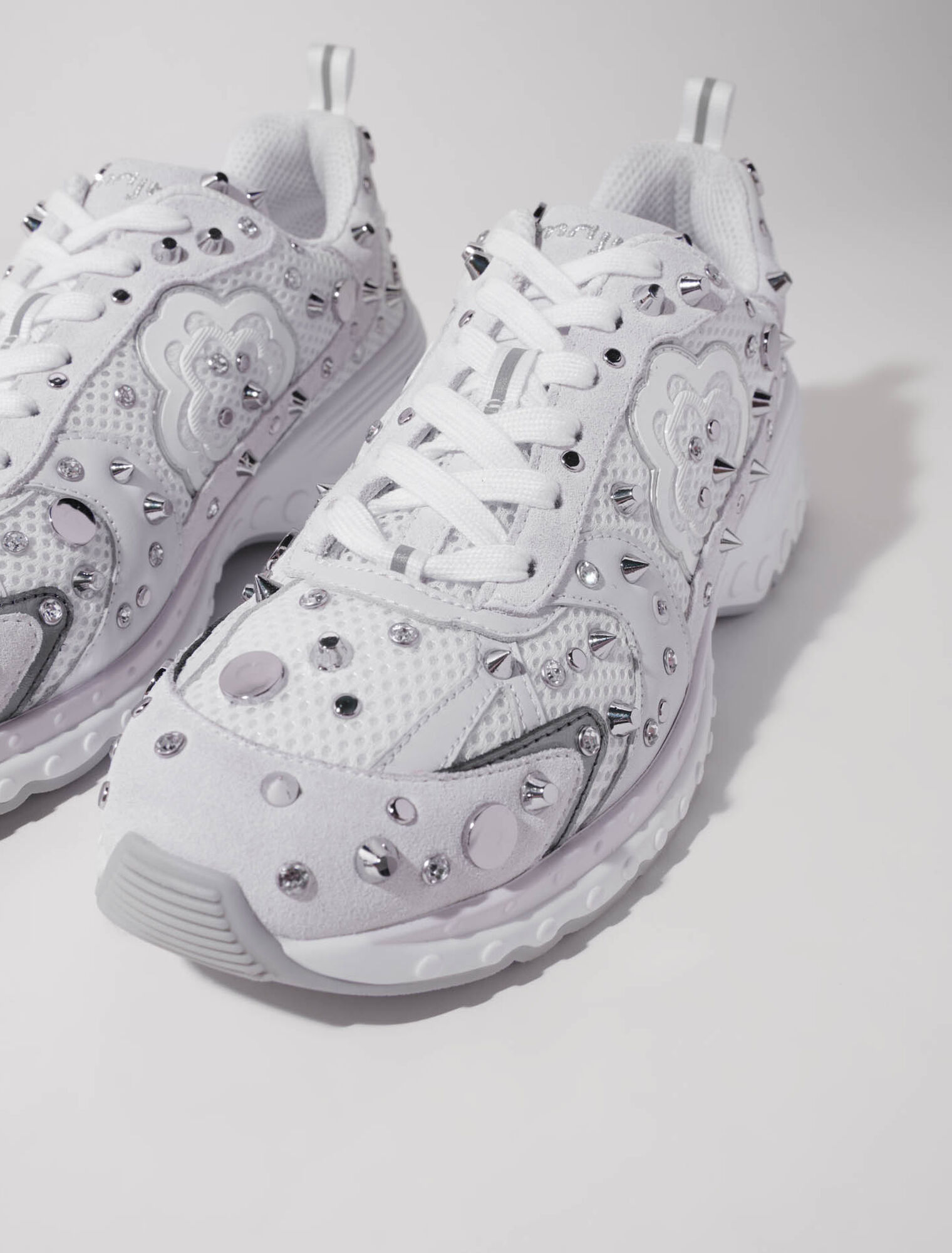 M Sneakers mit Nieten