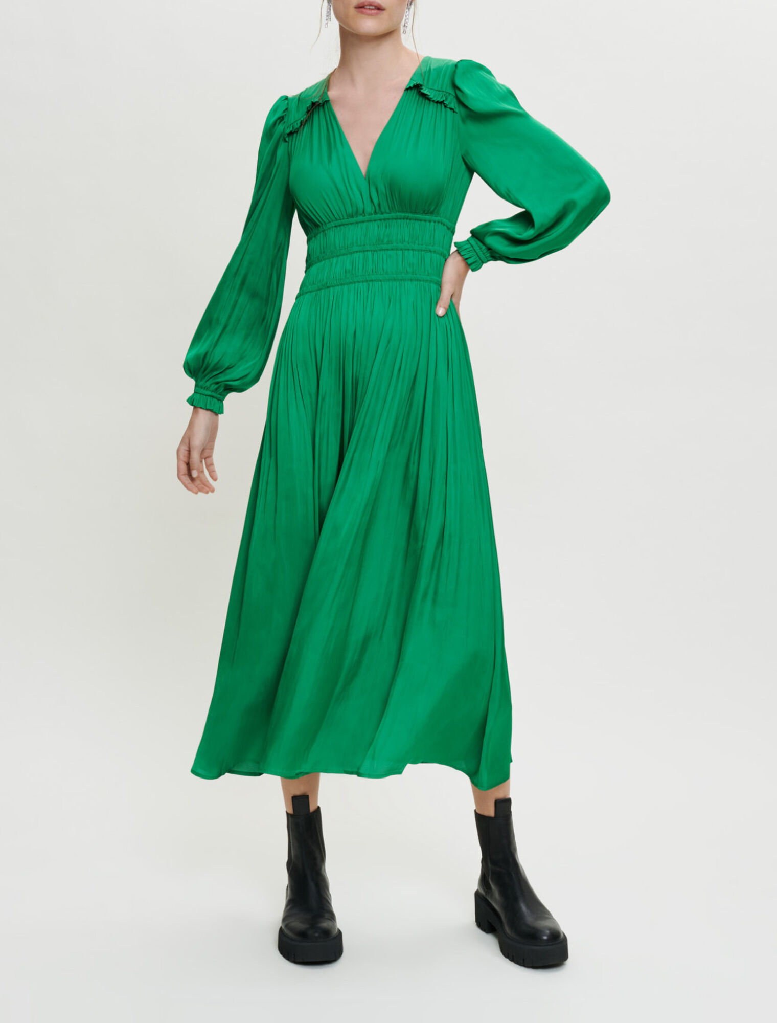 Langes Kleid mit Falteneffekt