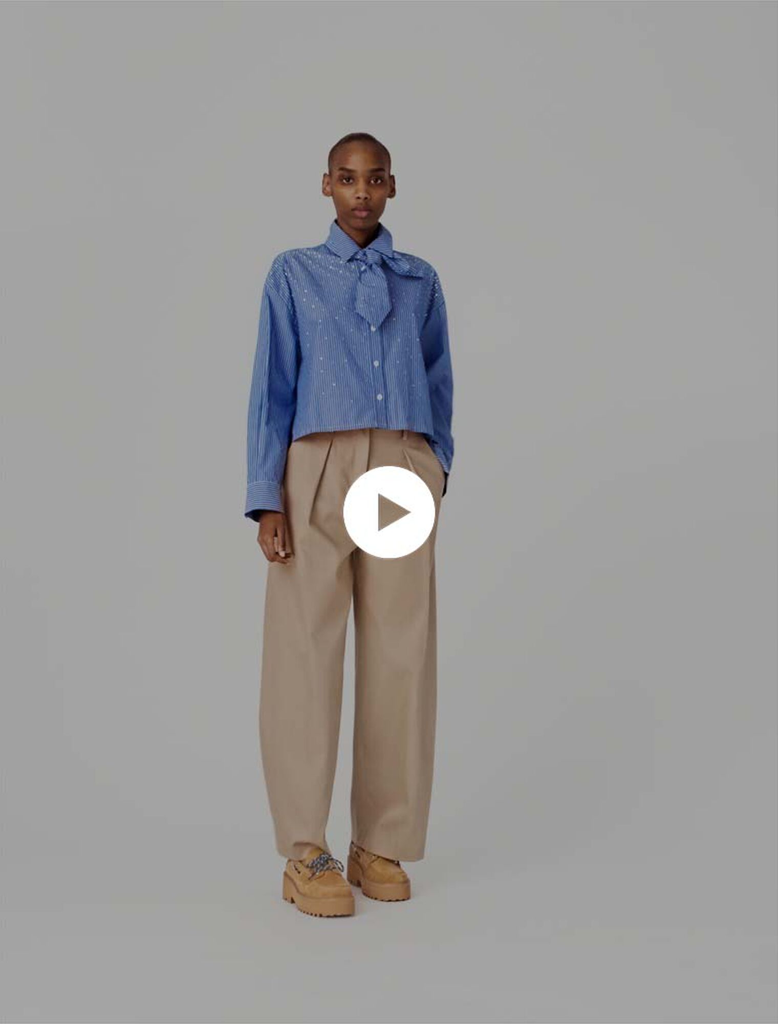 Hemd mit abnehmbarem Einstecktuch