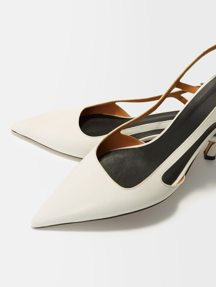 Spitze Pumps mit verstellbaren Riemchen