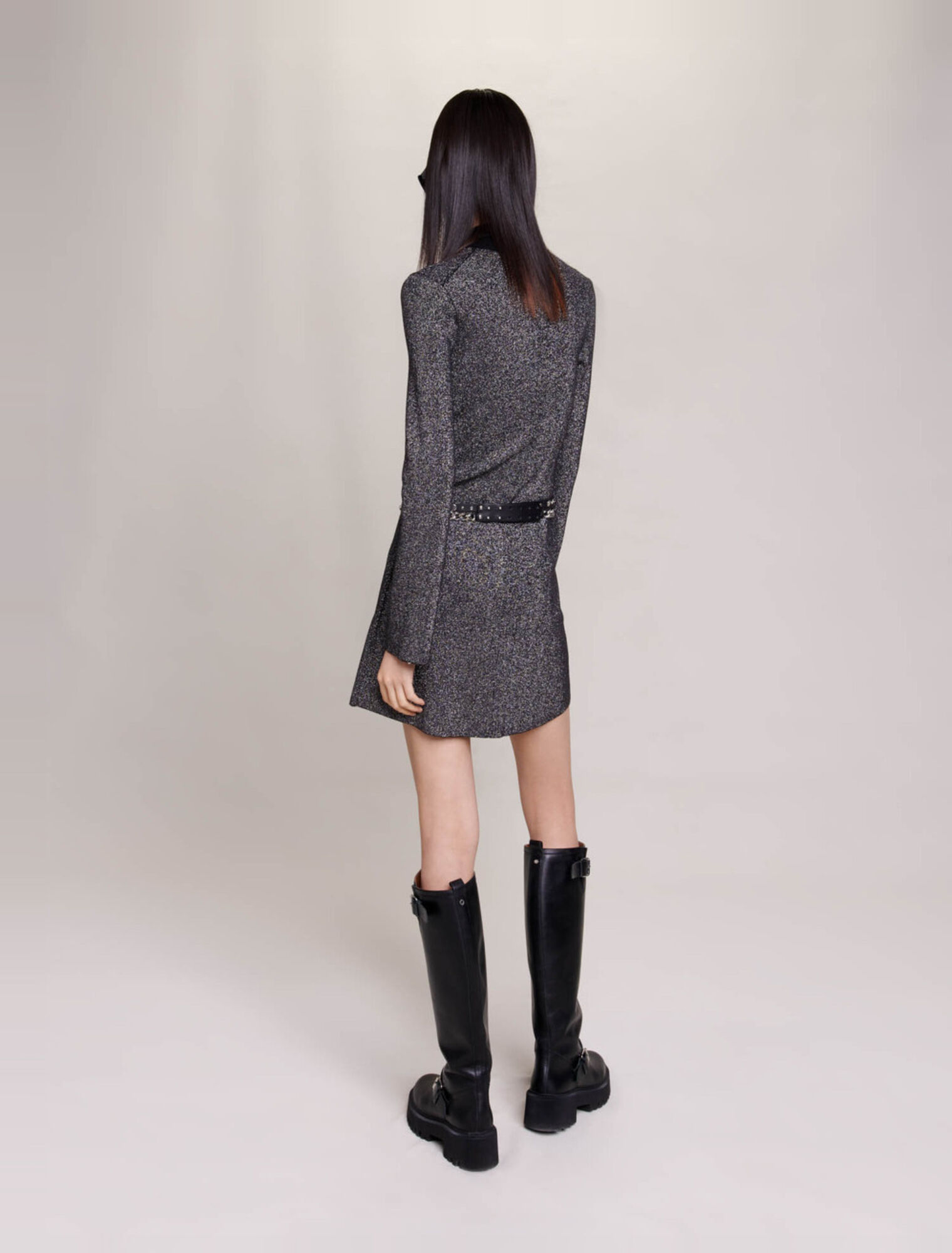 Kurzes Strickkleid mit Pailetten