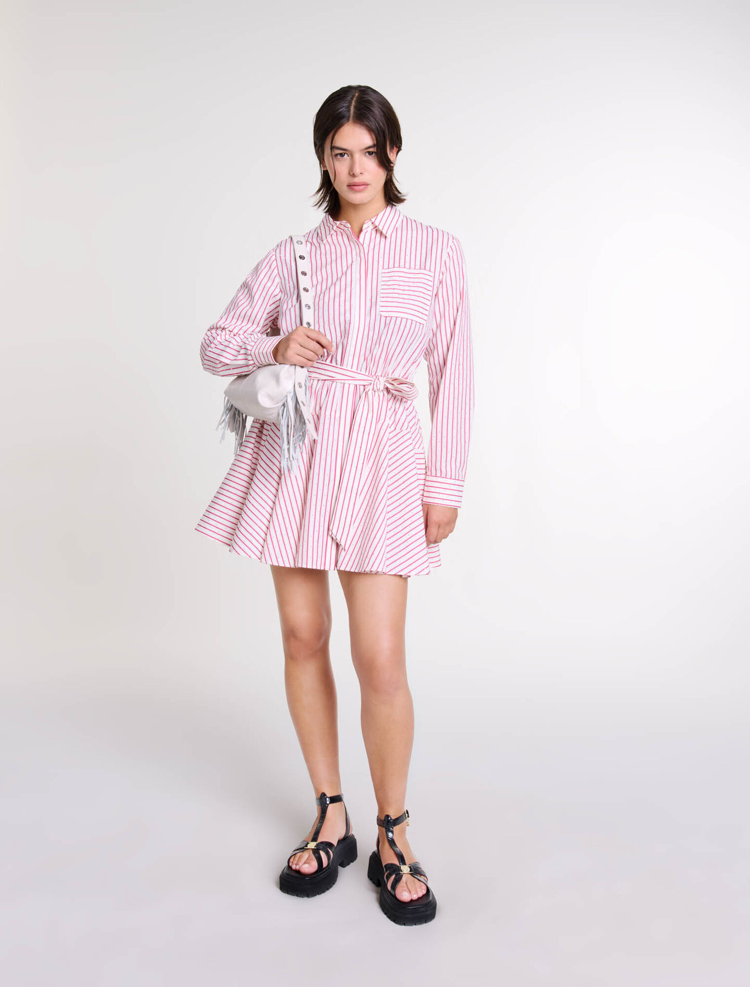 Kurzes gestreiftes Kleid mit Strass