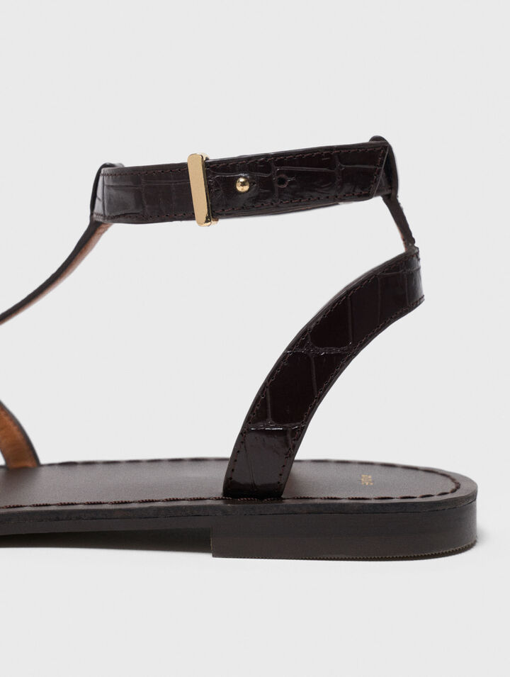 Flache Ledersandalen mit Riemen