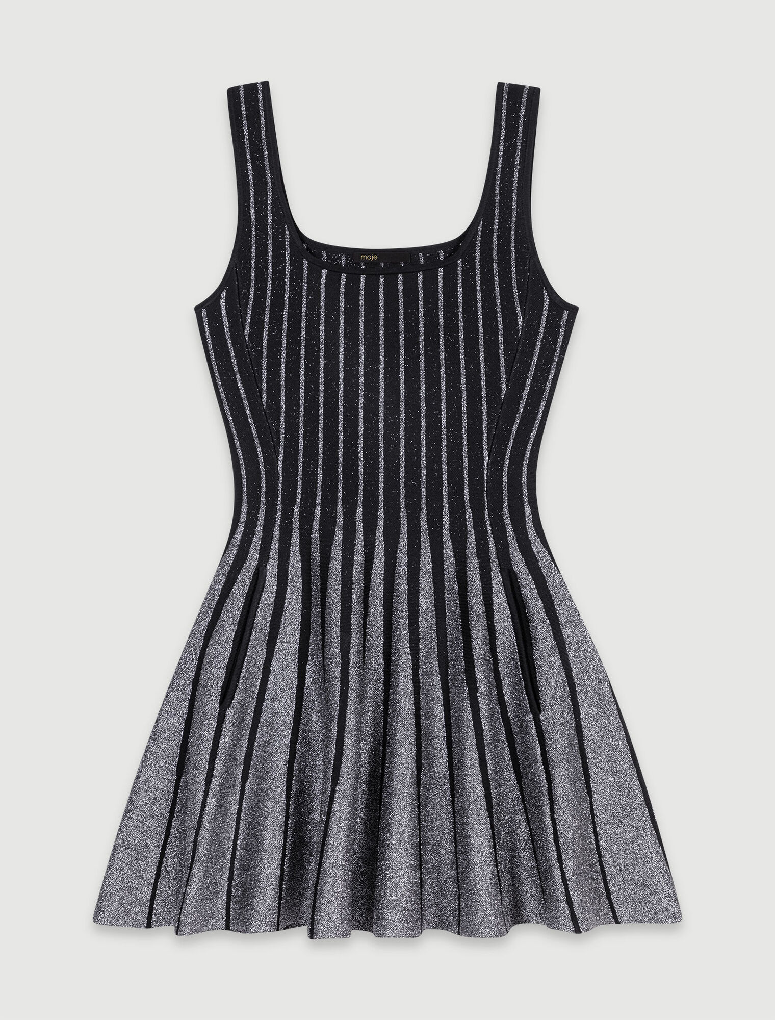Kurzes Kleid aus Jacquard-Strick