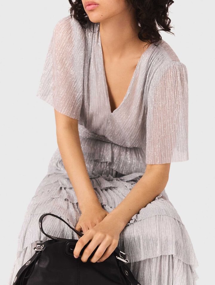 Metallisiertes Kleid mit Rüschen