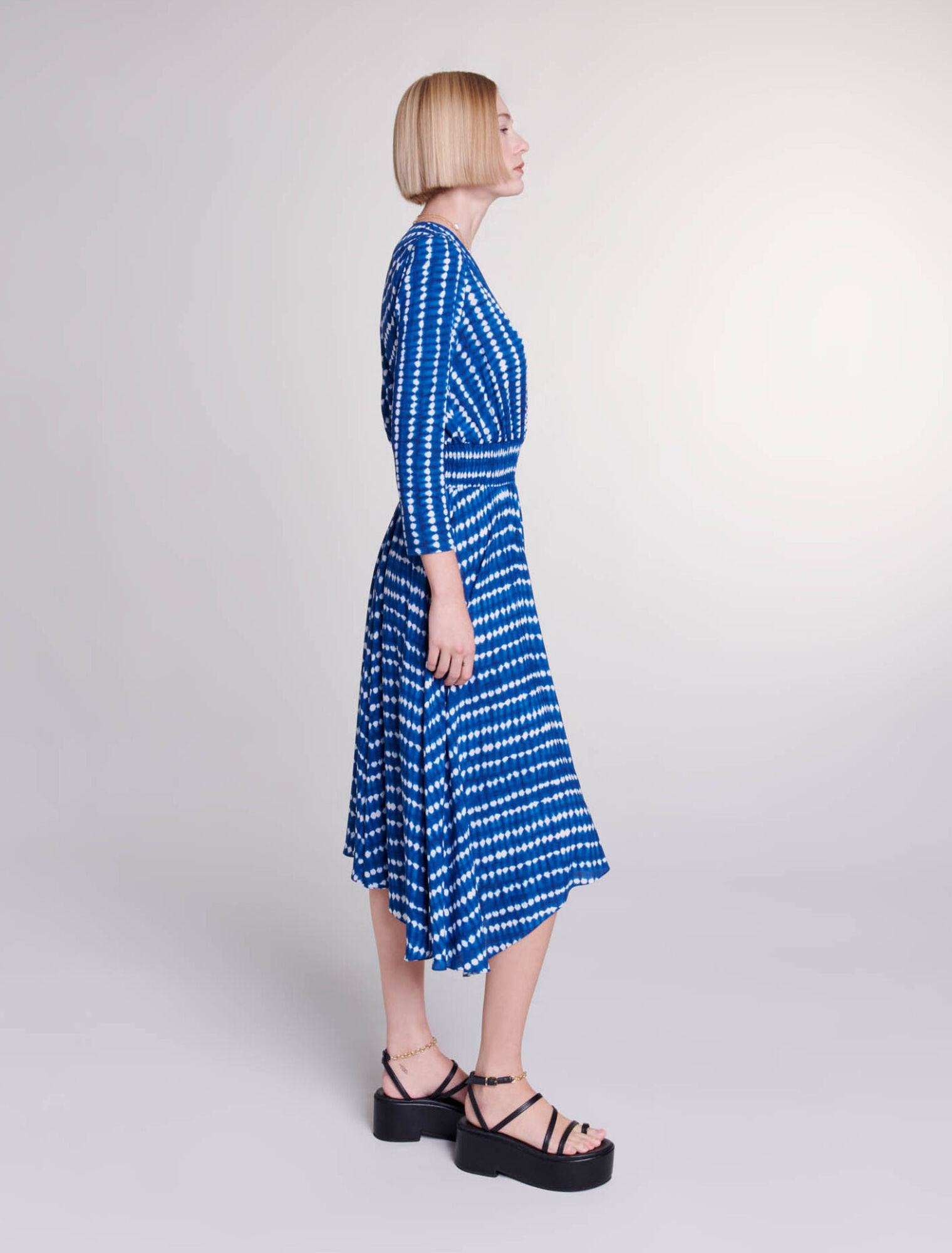 Asymmetrisches, langes Kleid