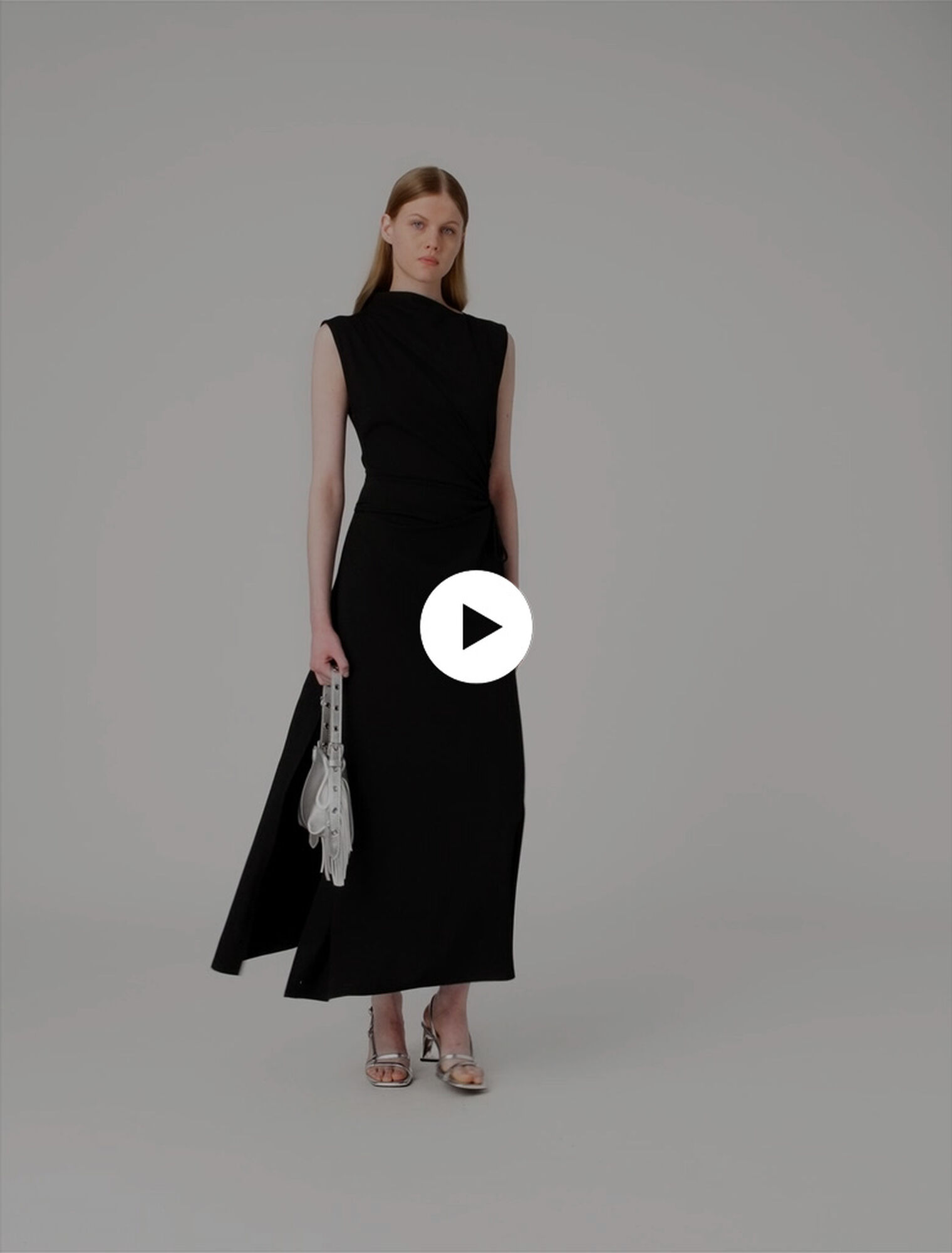 Maxikleid mit Cut-out-Taille