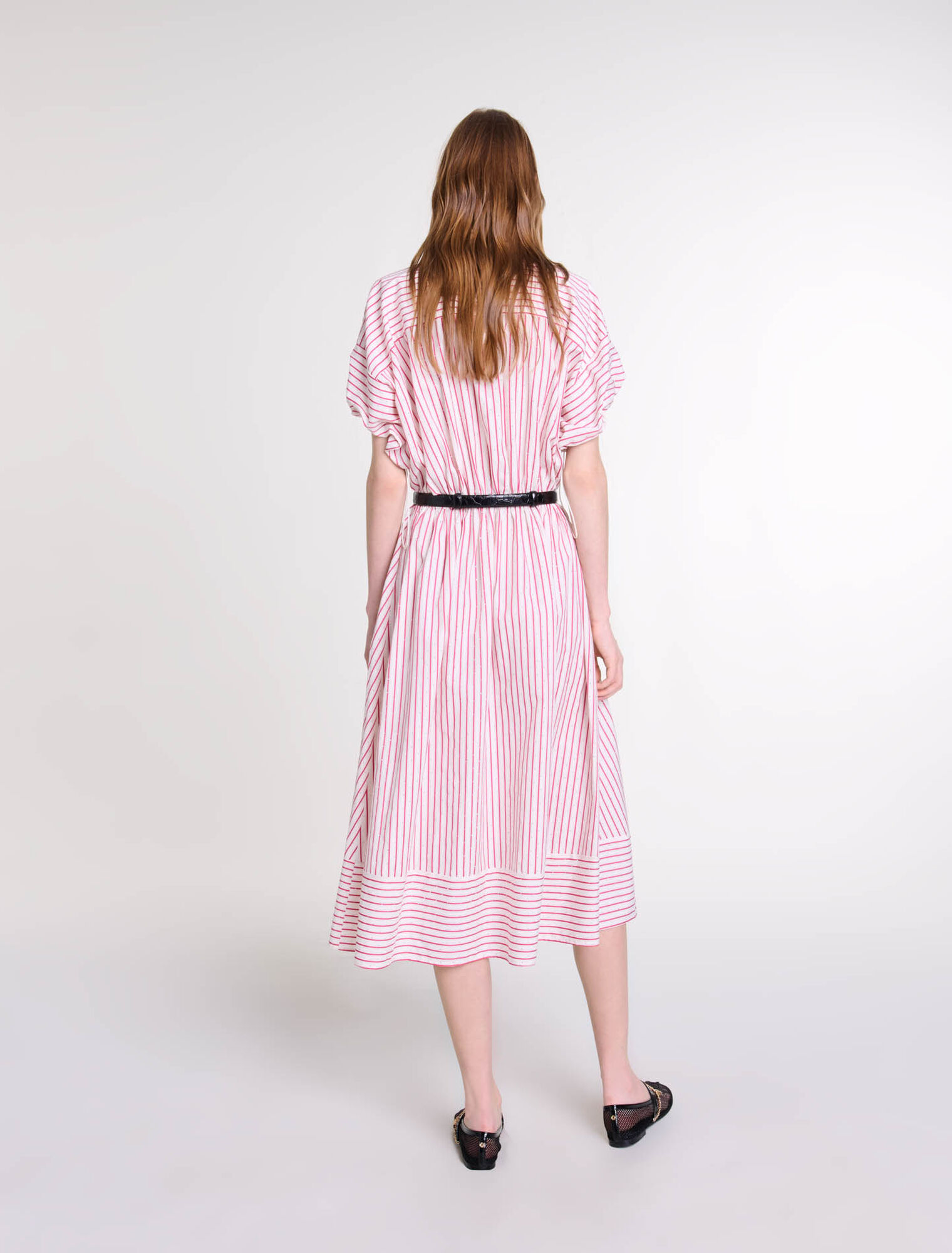 Langes gestreiftes Kleid mit Strass