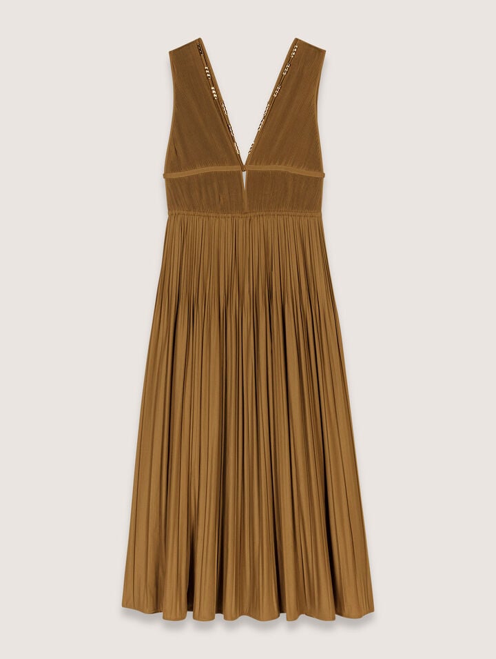 Plisseekleid mit Schmuckausschnitt