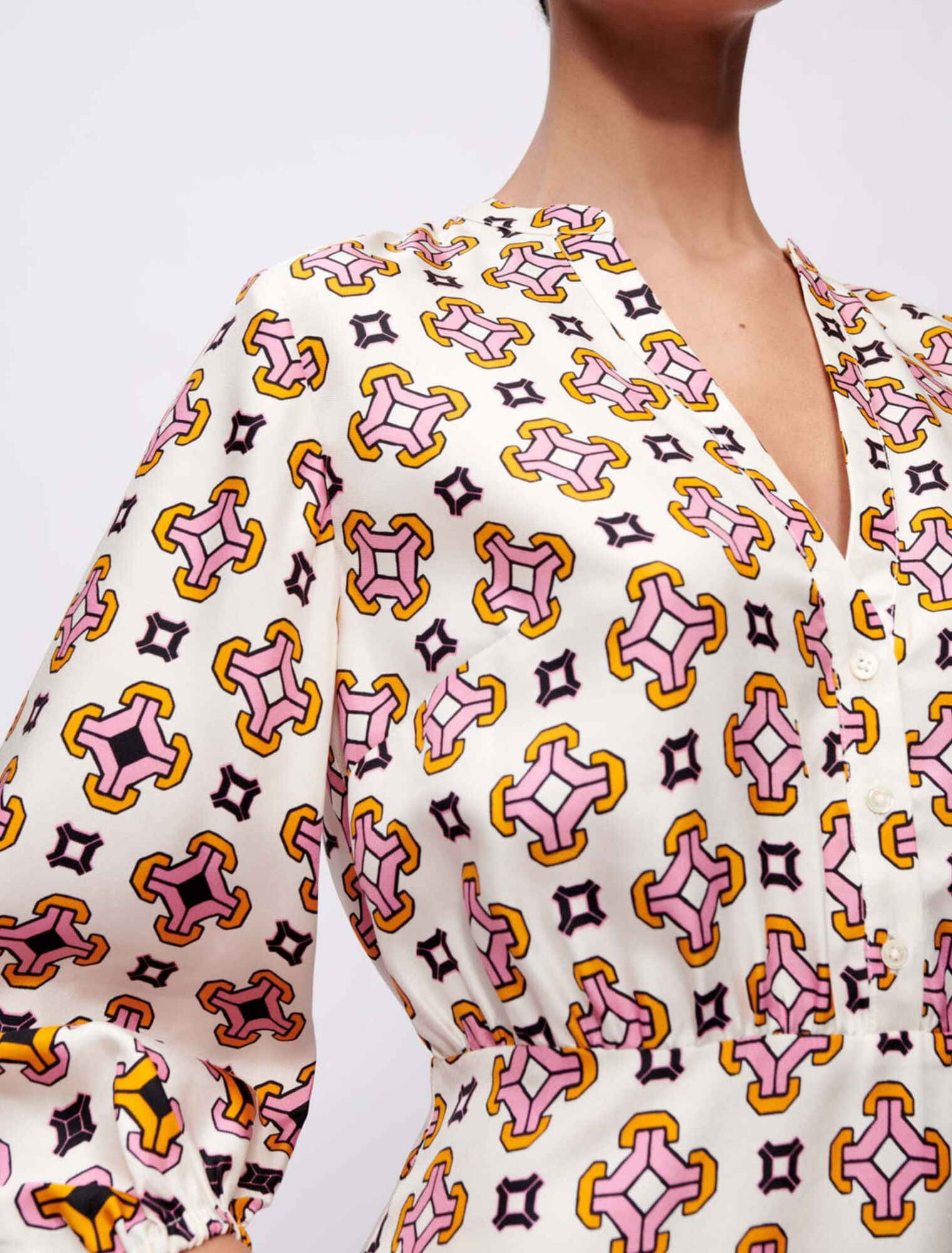 Kleid aus bedruckter Seide