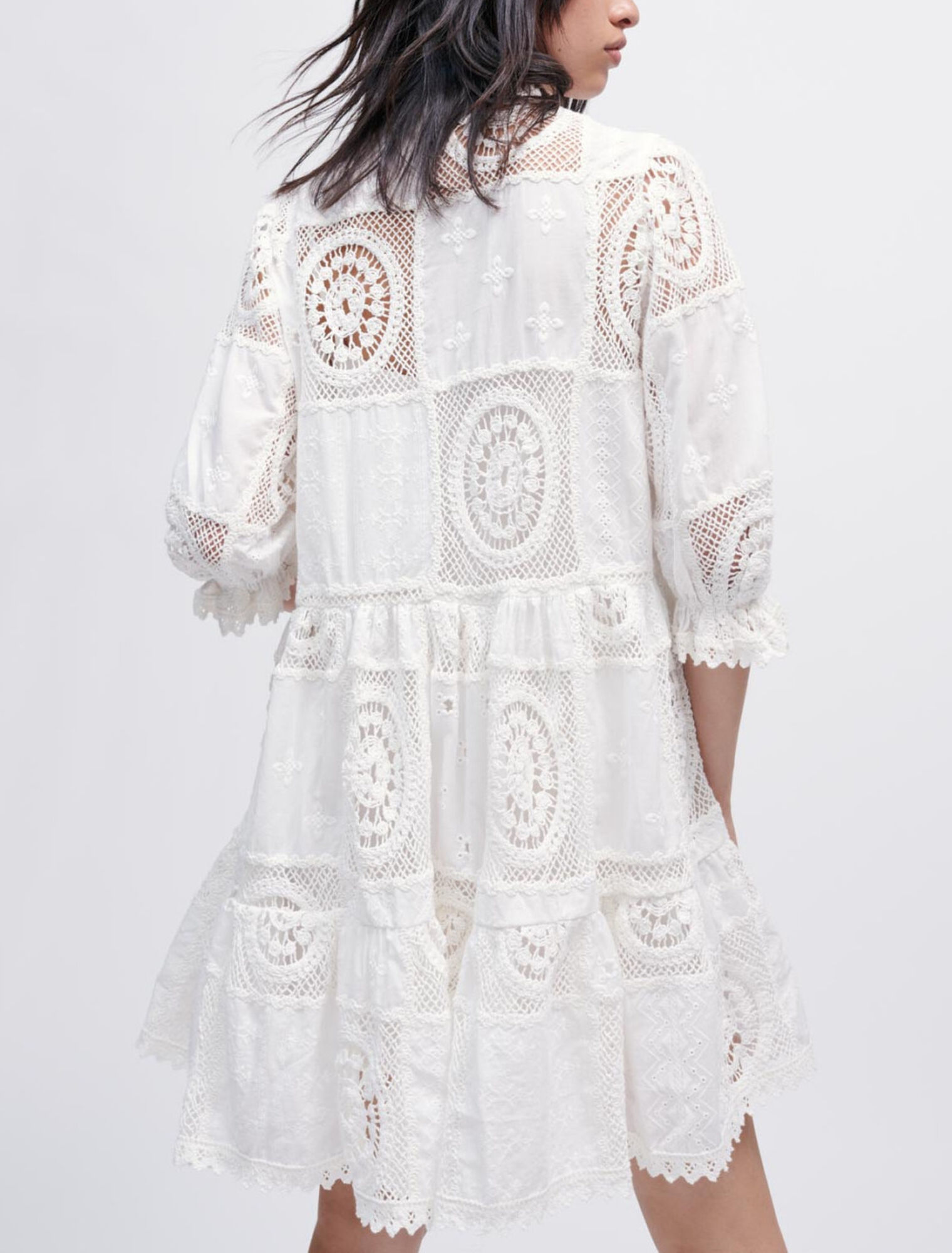 Kleid aus Voile und Häkelstrick