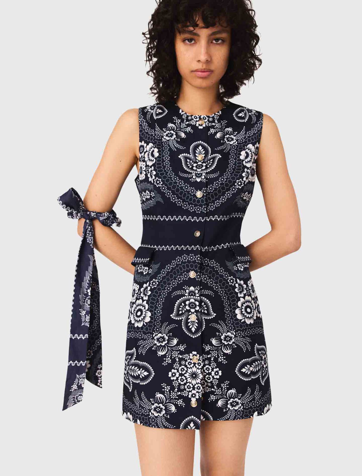 Gerades Kleid mit Print