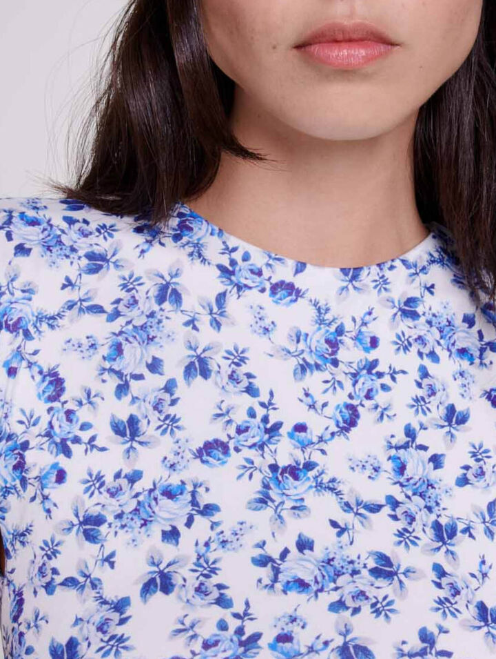 Langes bedrucktes Kleid