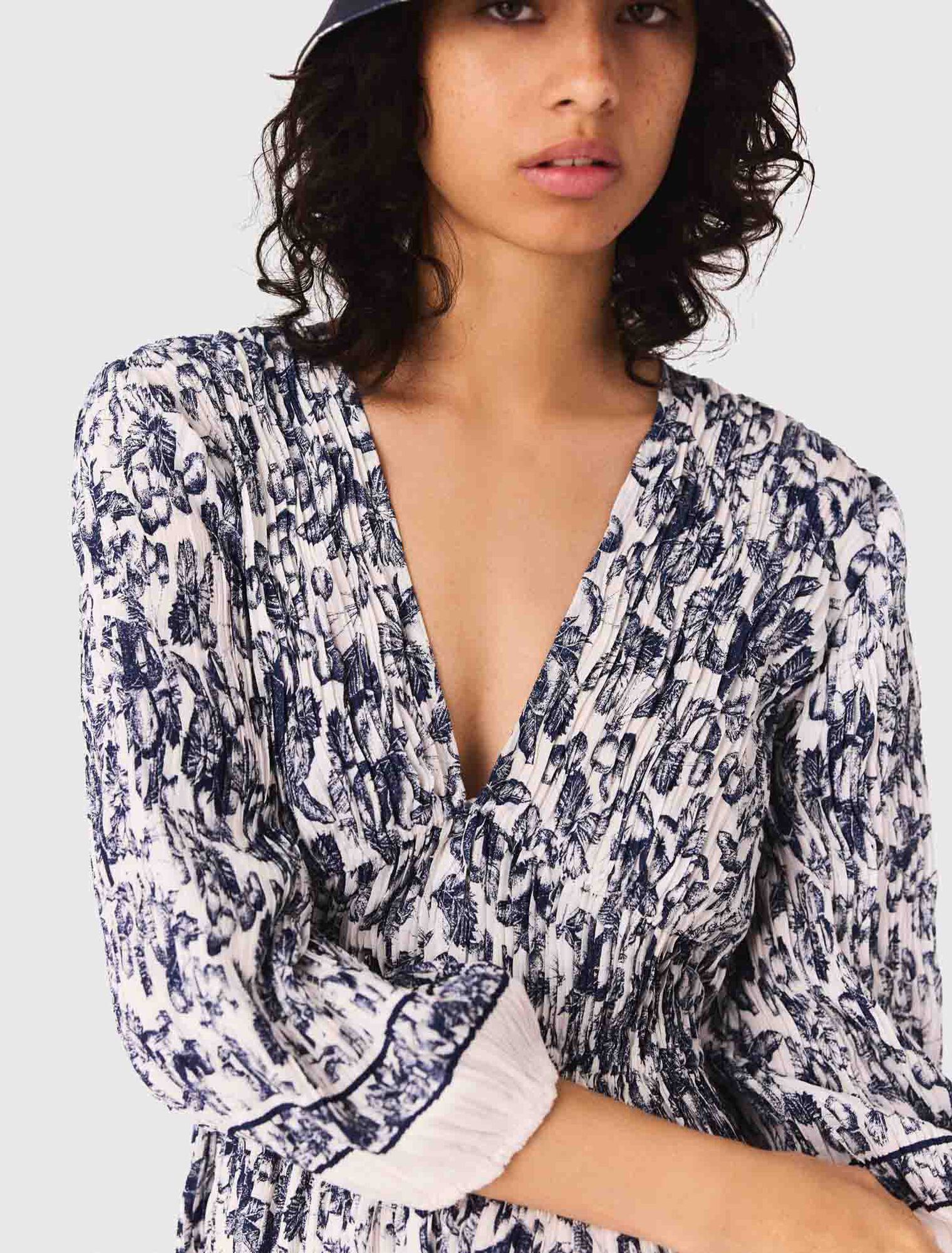 Plissiertes bedrucktes Kleid