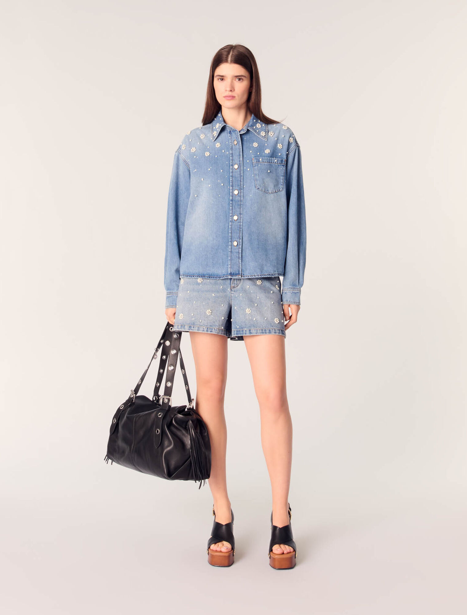 Jeanshemd mit Perlenstickerei