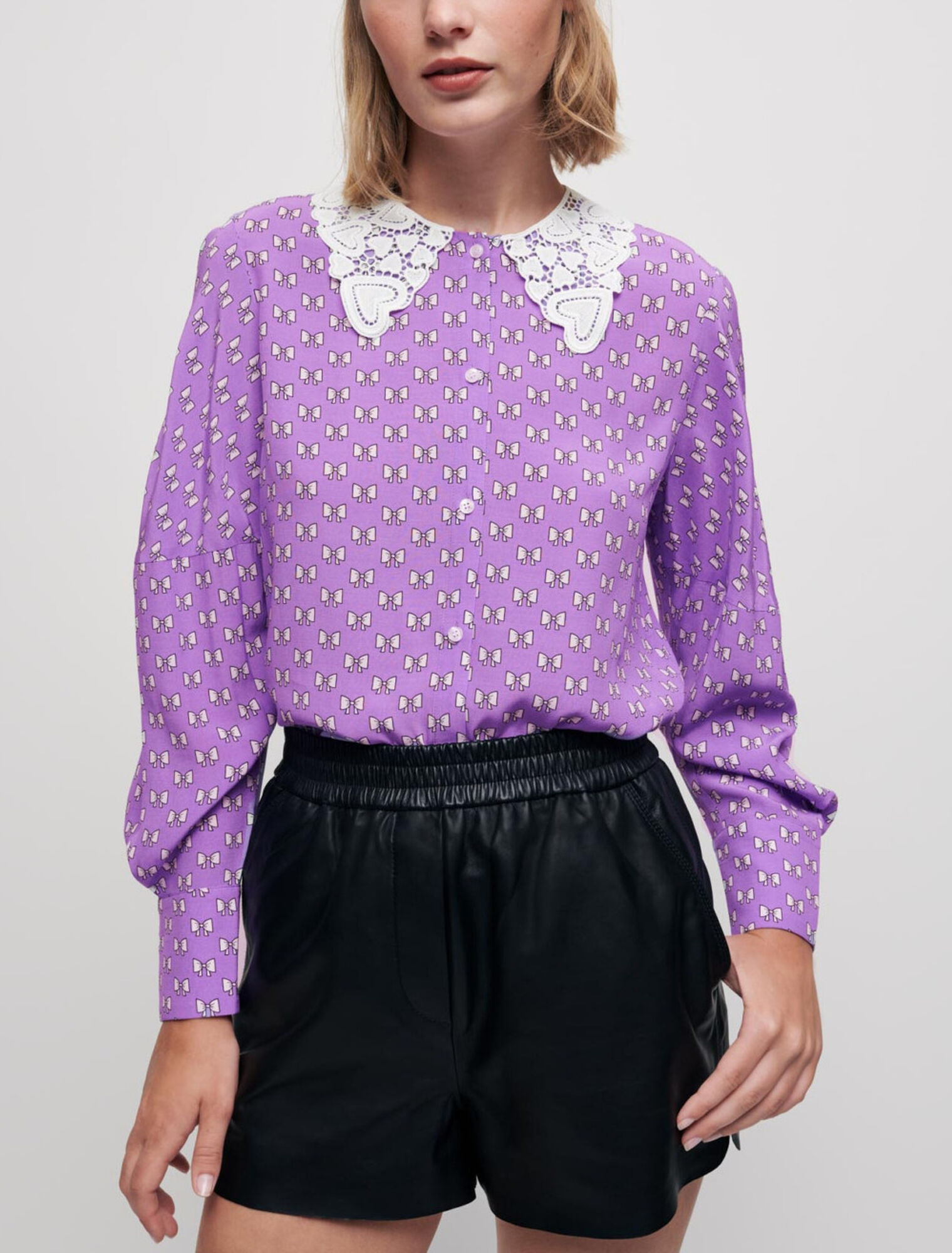 Shirt mit Schleifenprint