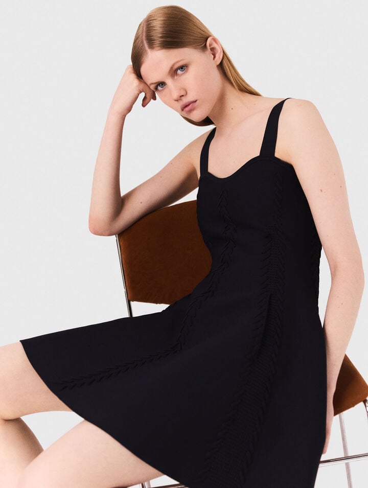 Kurzes Babydoll-Kleid aus Strick 
