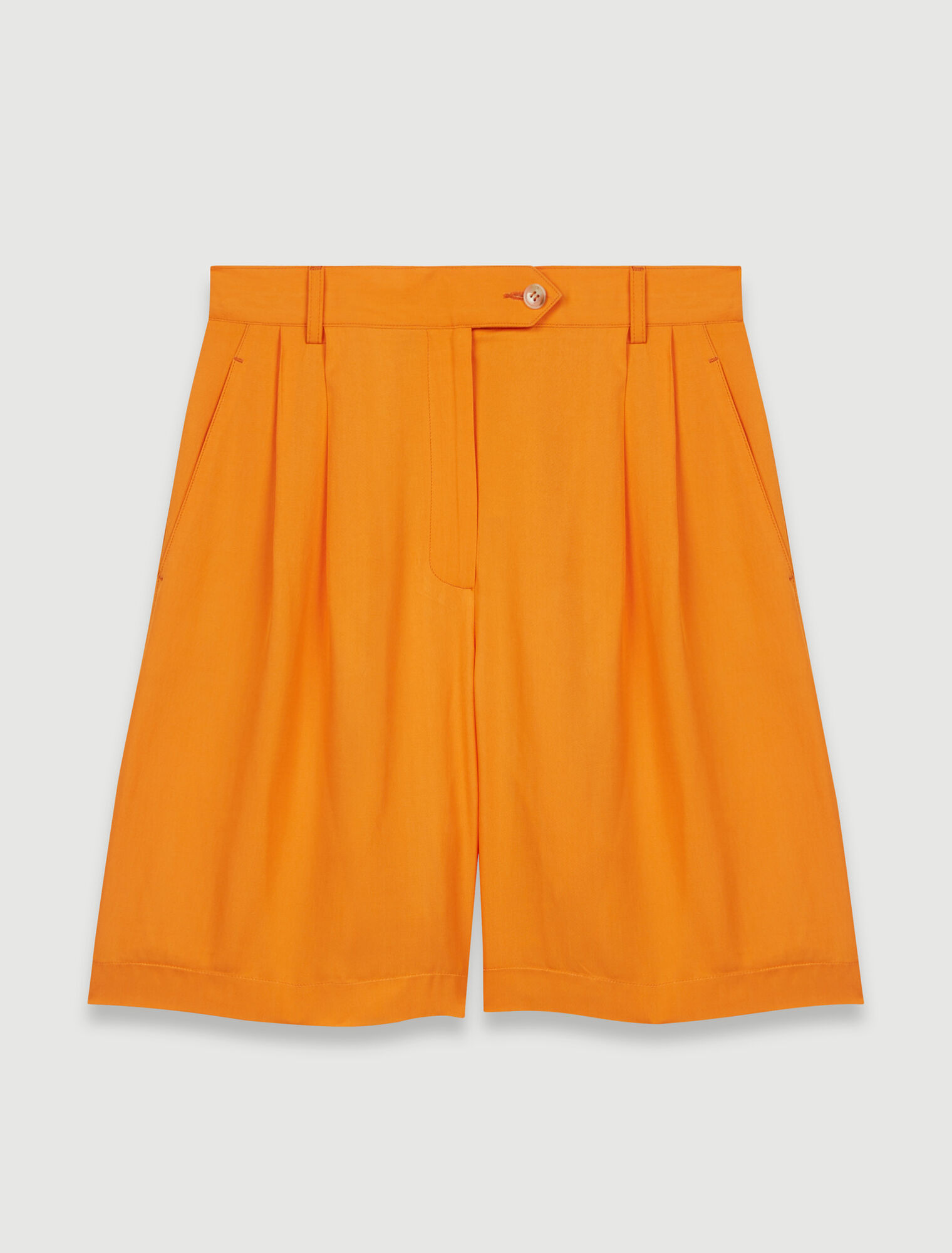 Ausgestellte satinierte Shorts