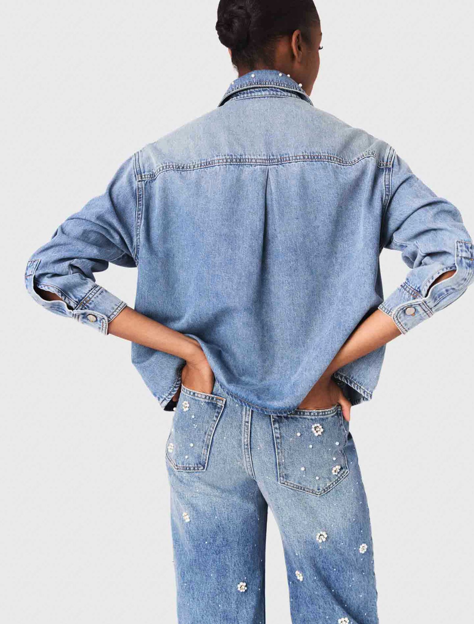 Jeanshemd mit Perlenstickerei