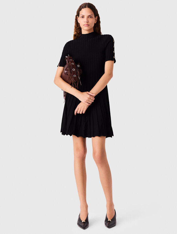 Kurzes Strickkleid