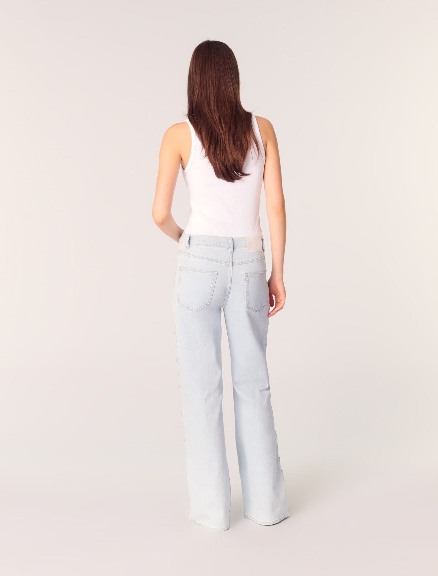 Weite Jeans mit Cut-outs und Strass