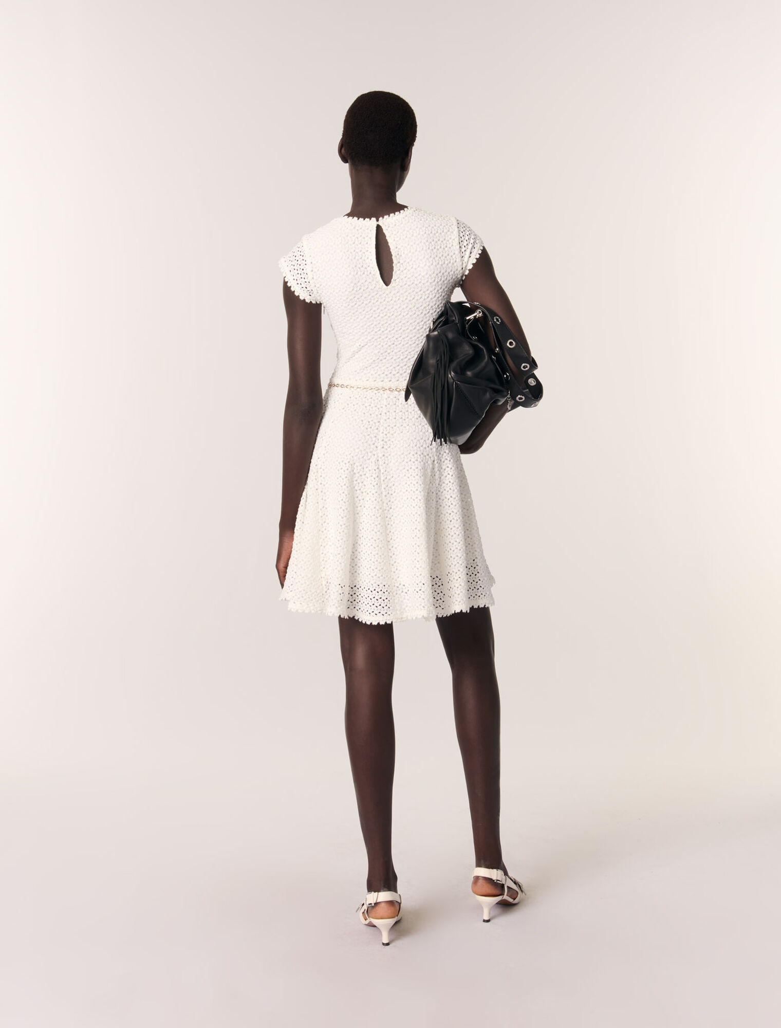 Kurzes gehäkeltes Kleid