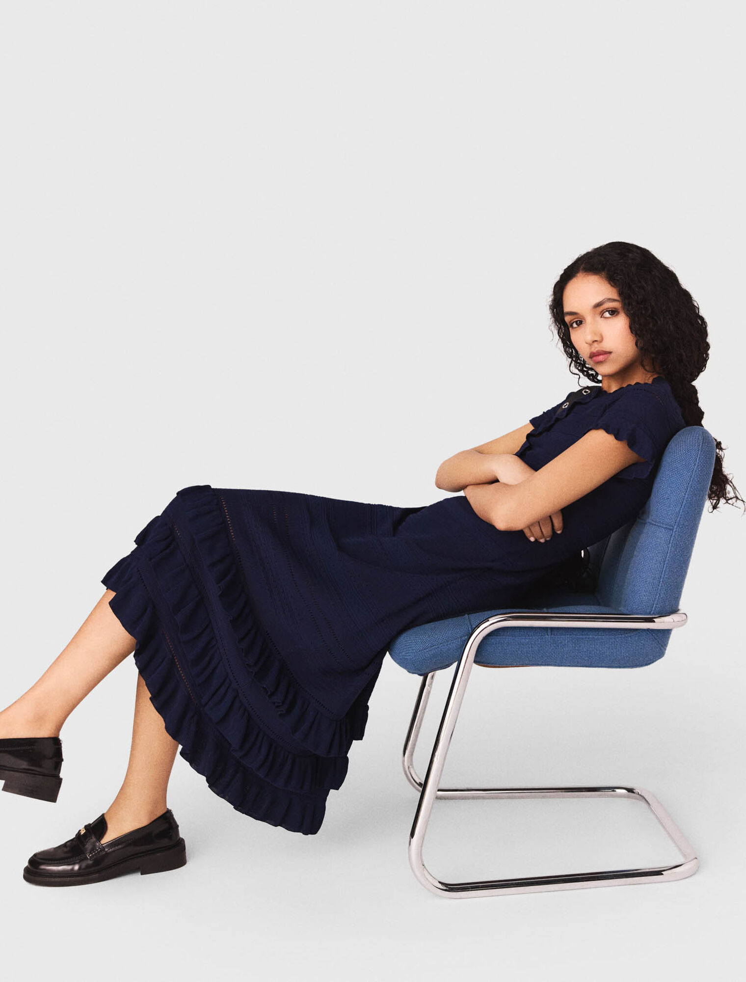 Langes Strickkleid mit Volants