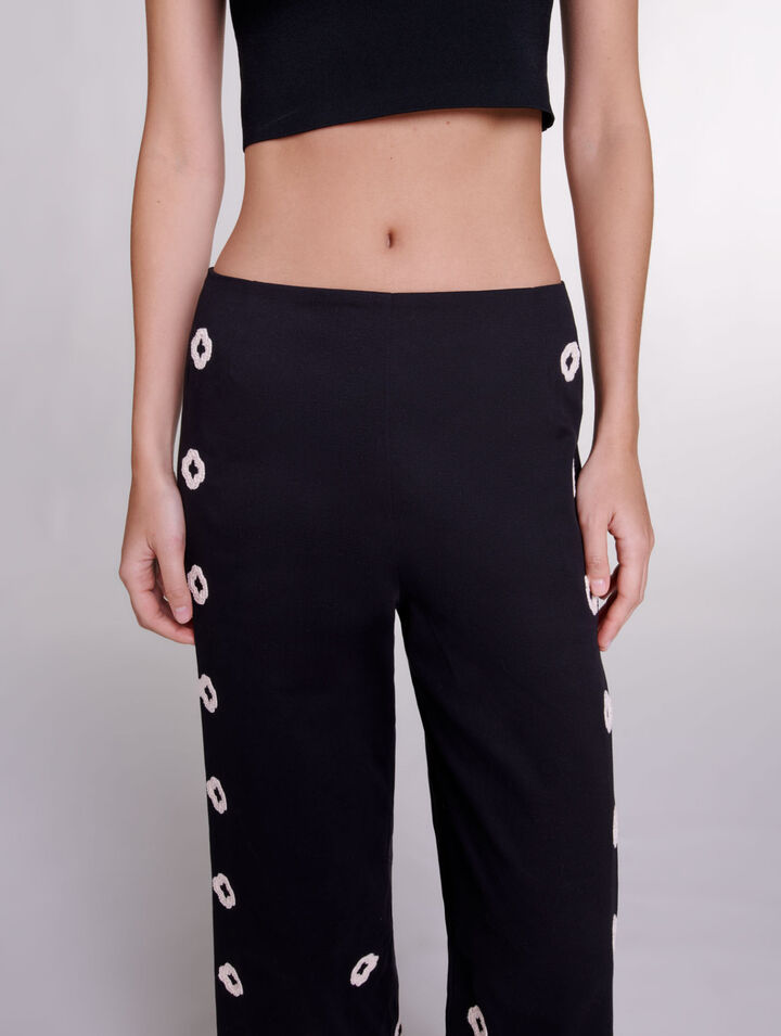 Lange gehäkelte Hose