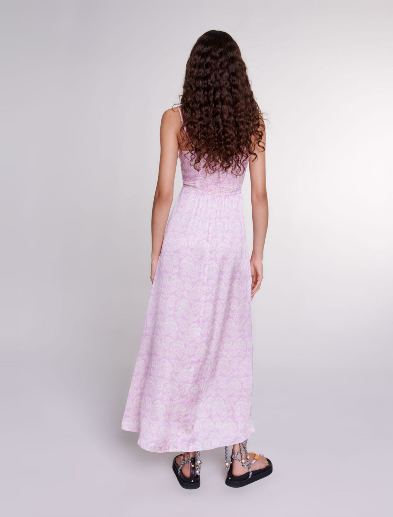 Langes Kleid mit Cut-outs