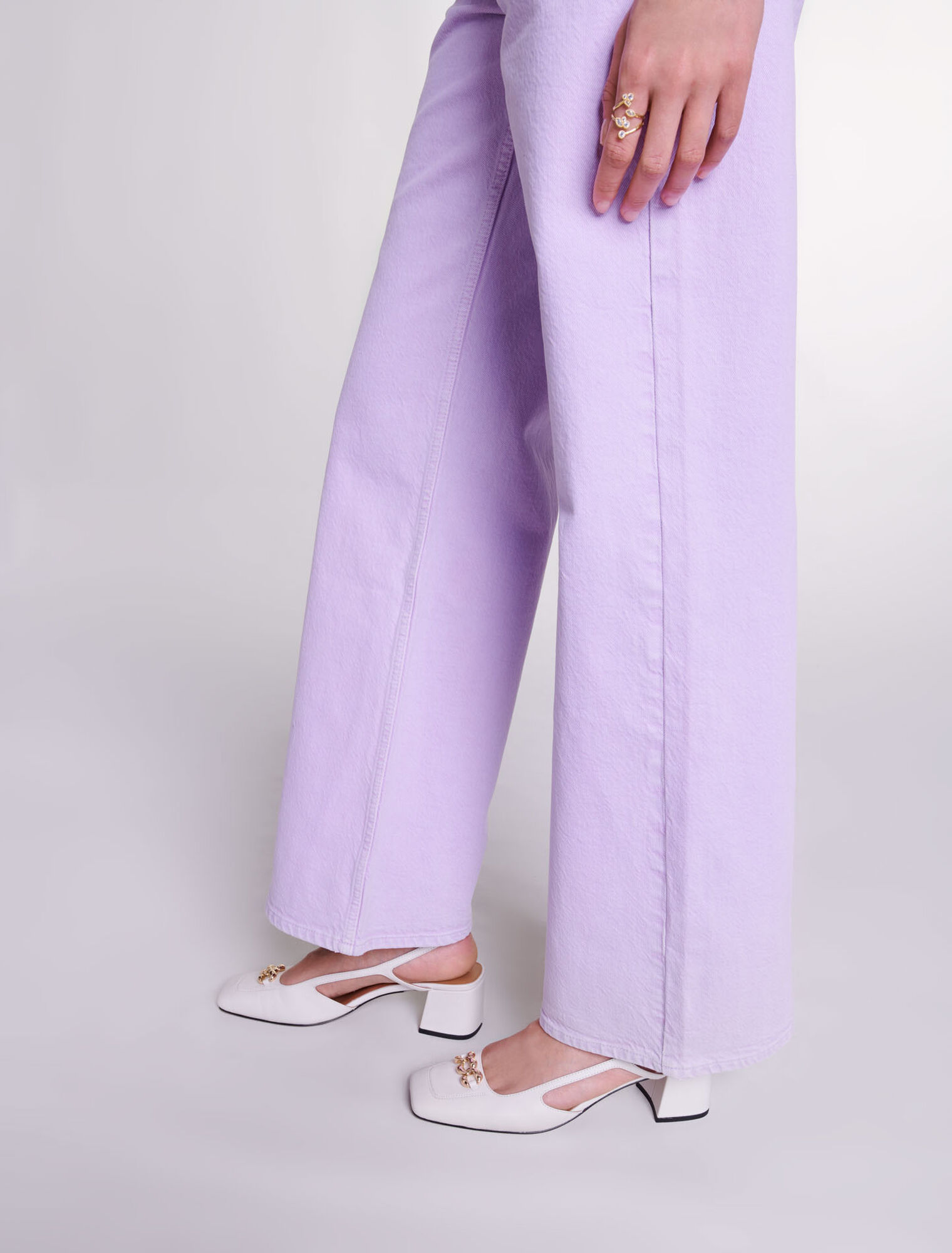Weite Jeans mit verwaschenem Effekt