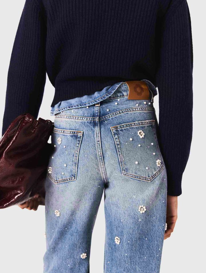 Weite Jeans mit Stickereien
