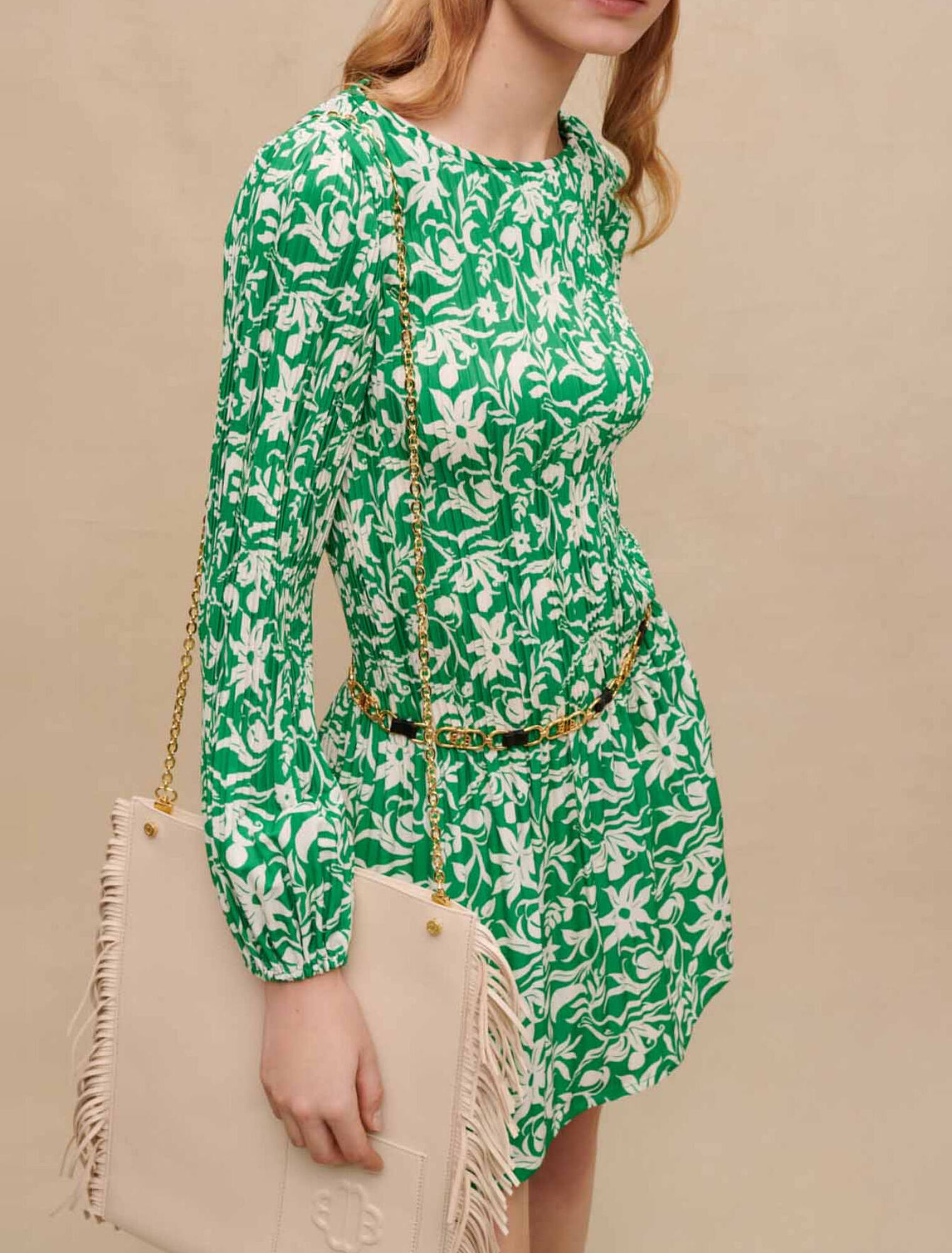 Kurzes Langarmkleid