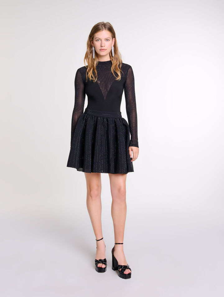 Kurzer weiter Rock mit Strass