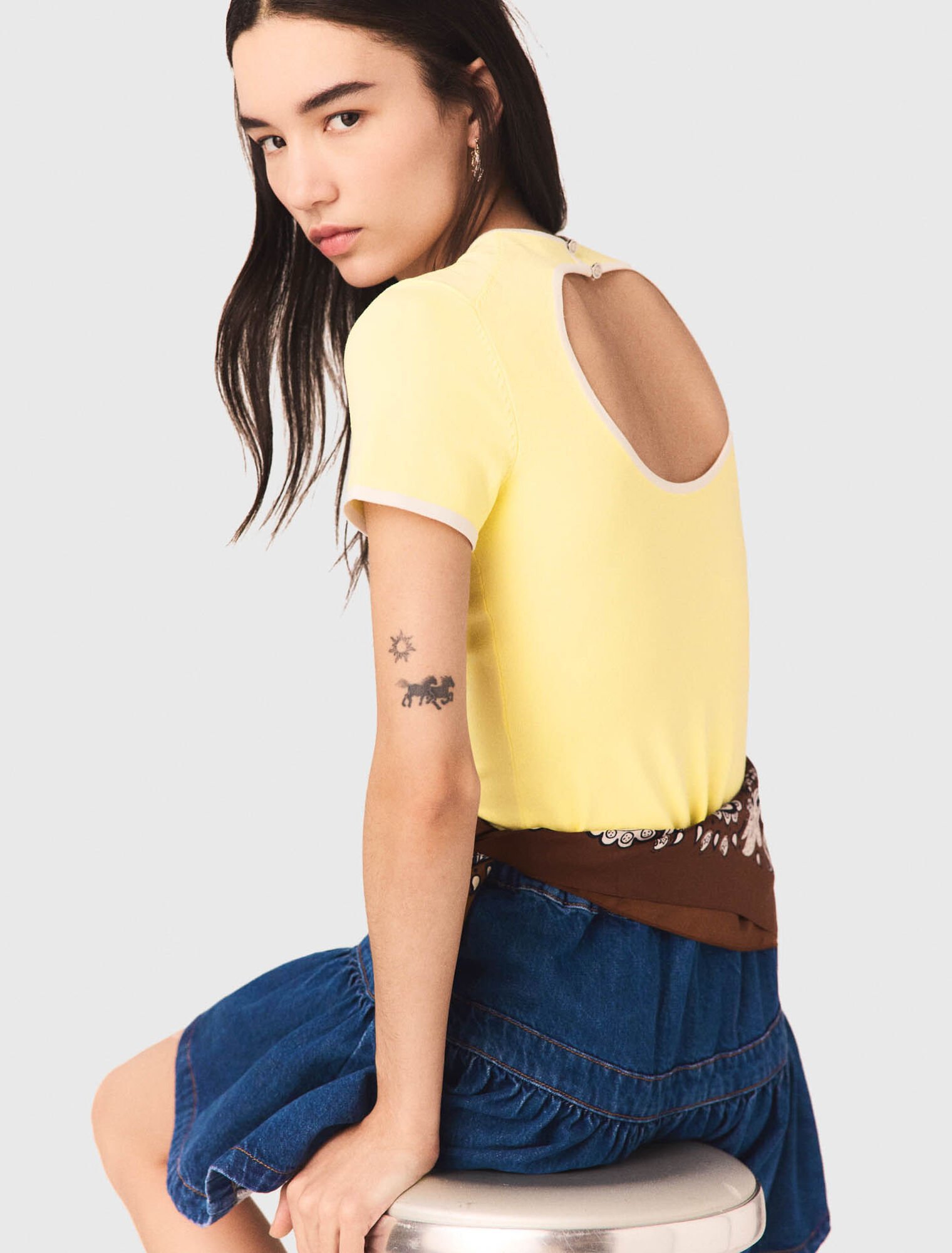 Pulli mit rundem R&uuml;ckenausschnitt