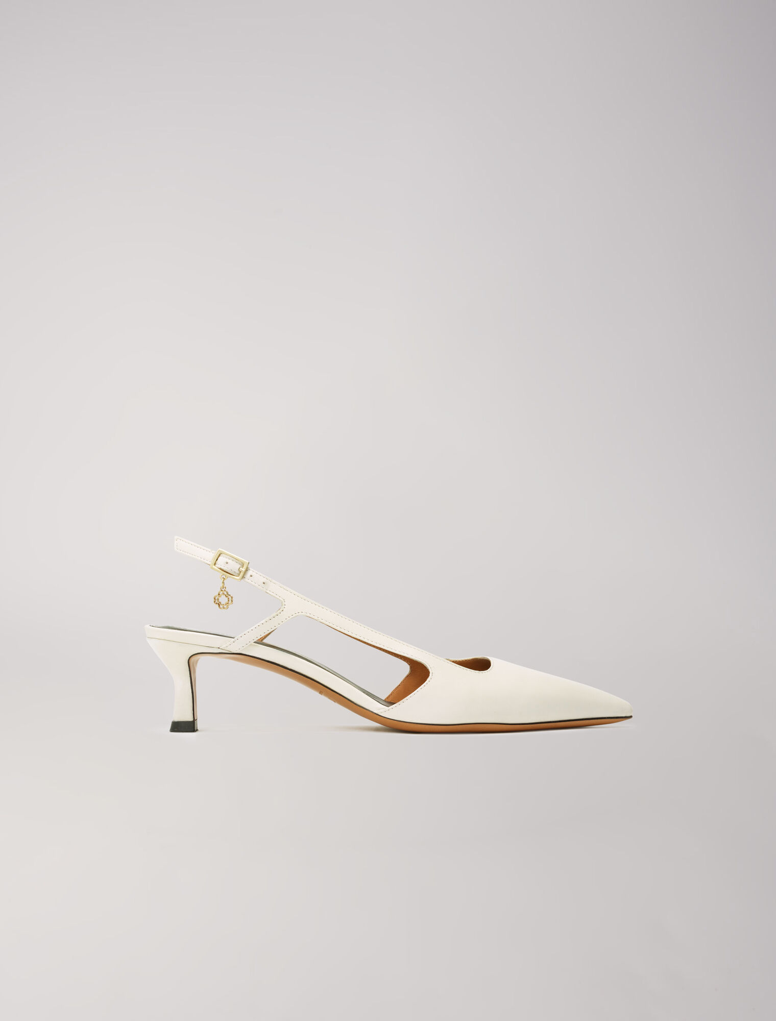 Spitze Pumps mit verstellbaren Riemchen