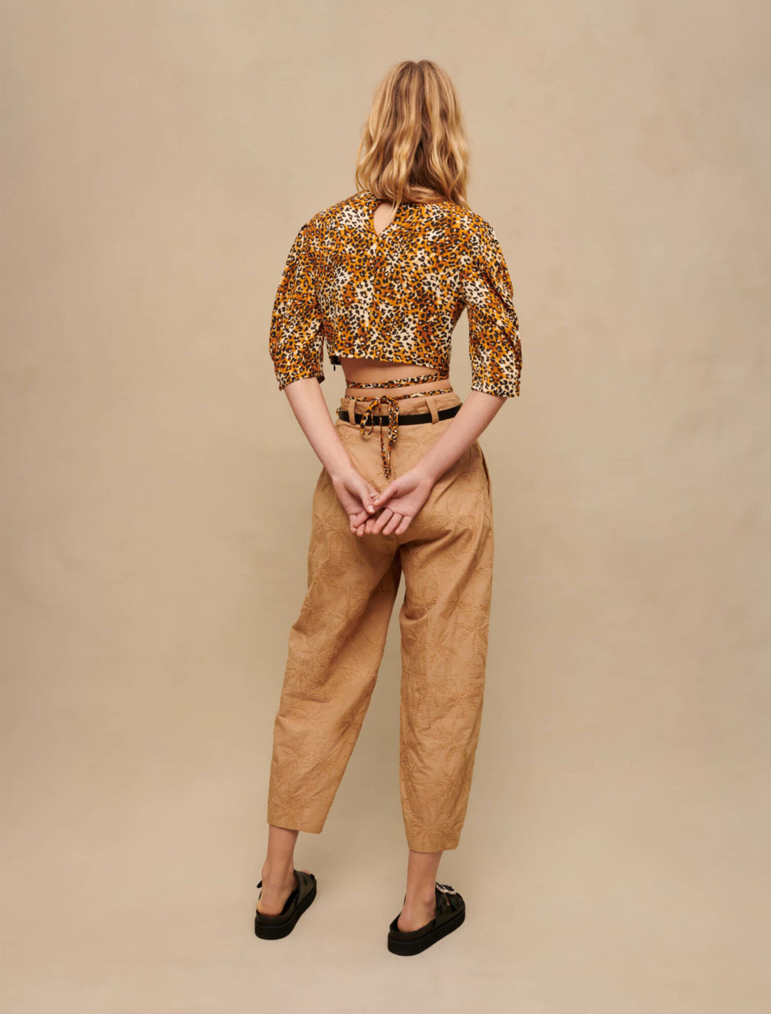 Kurzes Top mit Leopardenmuster