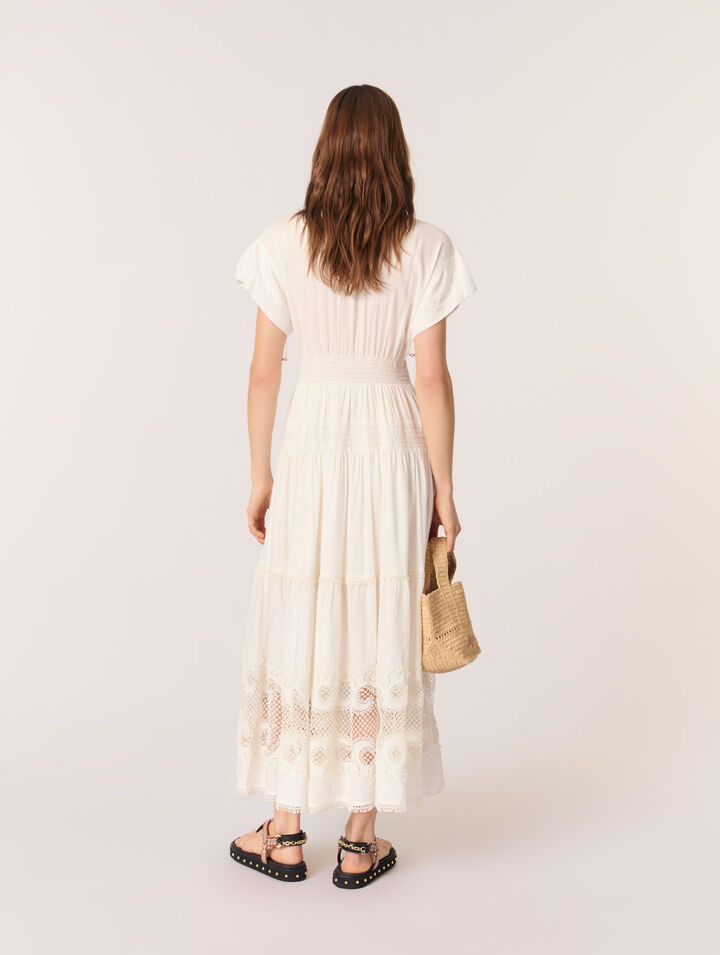 Langes besticktes Kleid mit Volants