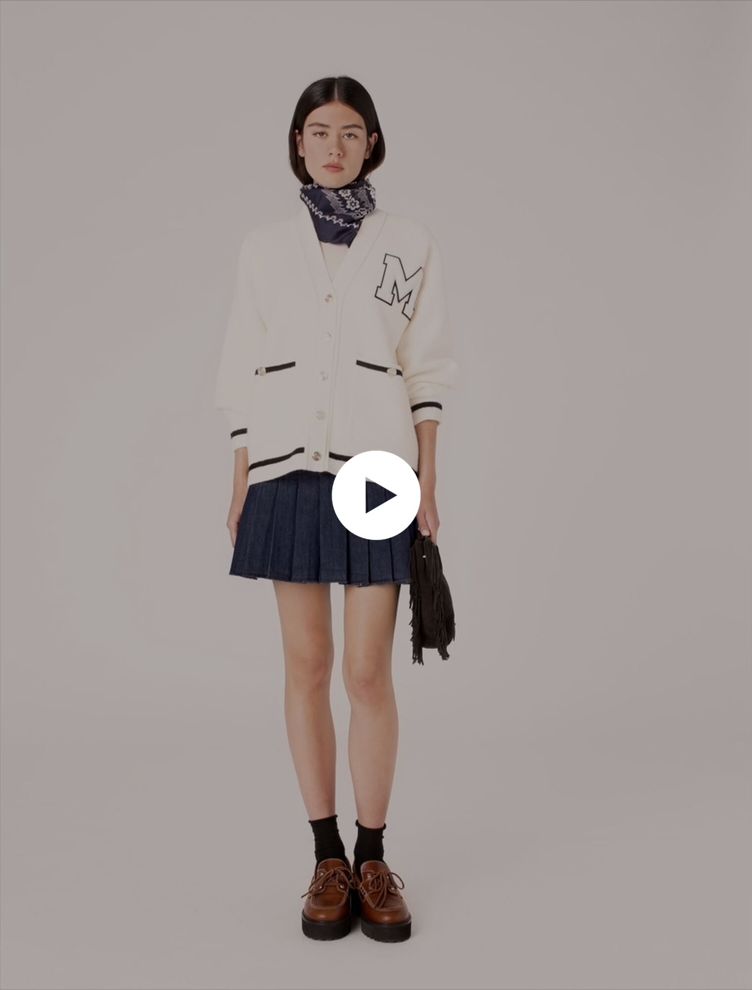 Langer Cardigan mit Stickerei