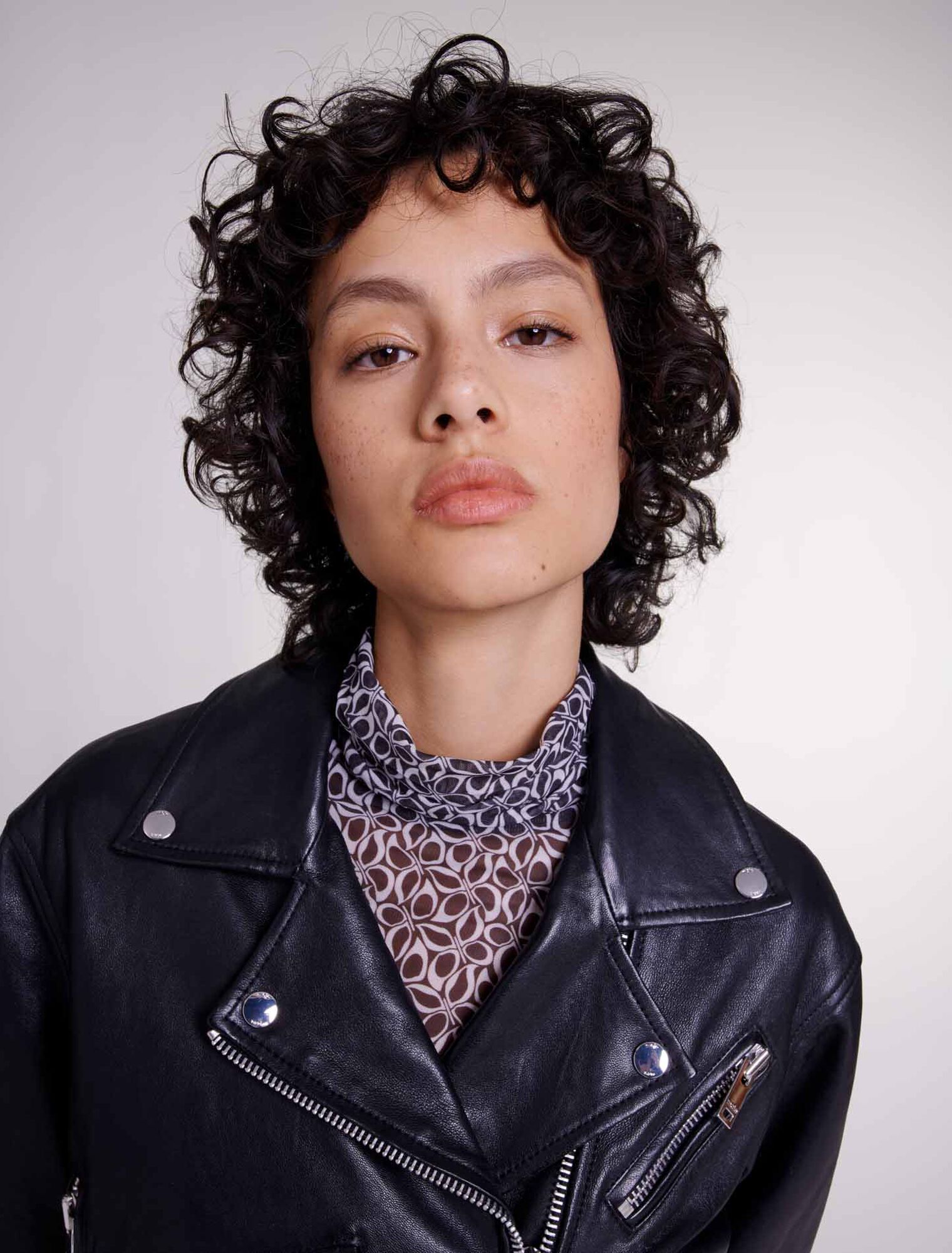 Kurze Lederjacke