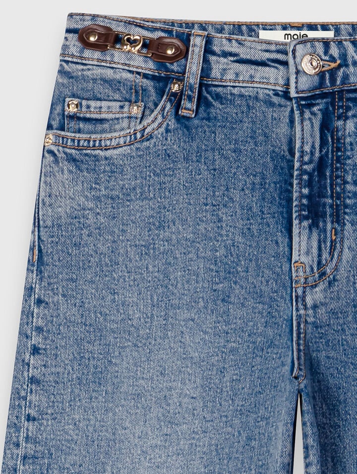 Weite Jeans mit Lederschnallen