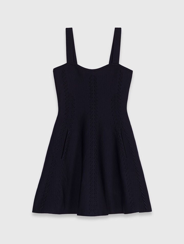 Kurzes Babydoll-Kleid aus Strick 