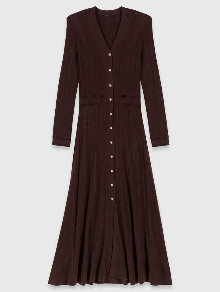 Langes Strickkleid mit Knöpfen