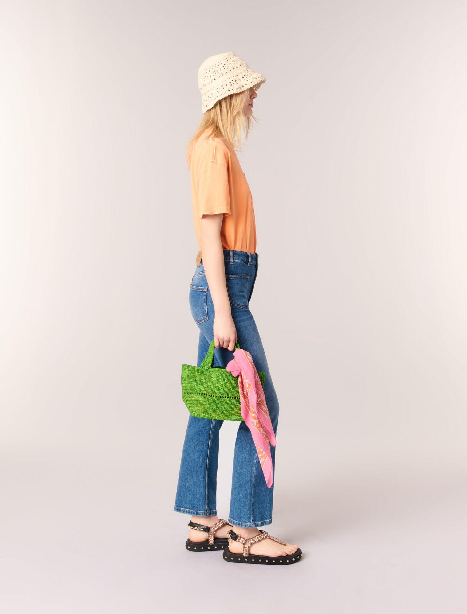 Denim jeans with pockets